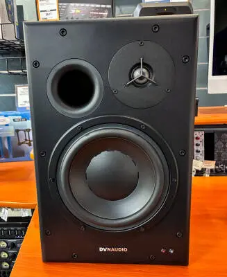 Dynaudio - BM15A 10'' Powered Studio Monitor w/1'' Soft Dome Tweeter (Single) - Right